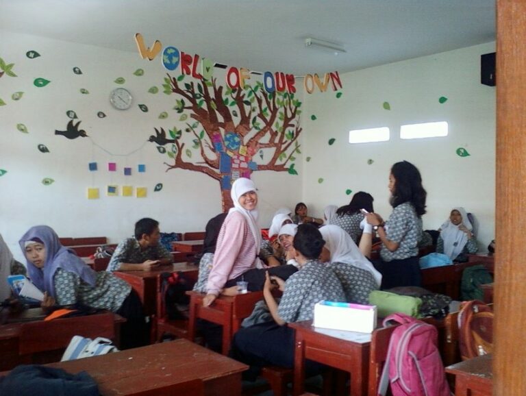 √ 41 Dekorasi Kelas SMP yg Kekinian Paling Keren dan Hits